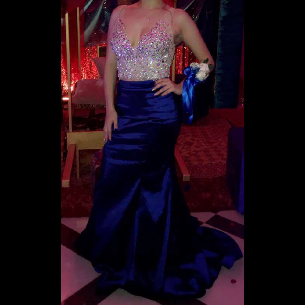 Chicas Two Piece Prom Dress Size M (size 2)